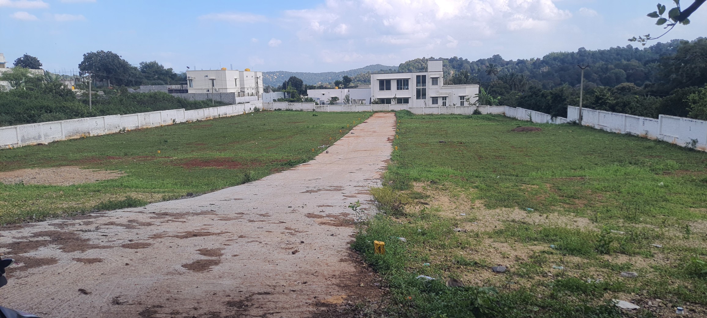 On-Road Residential Plots for Sale in Nilavoor, Yelagiri Hills Yelagiri Plot