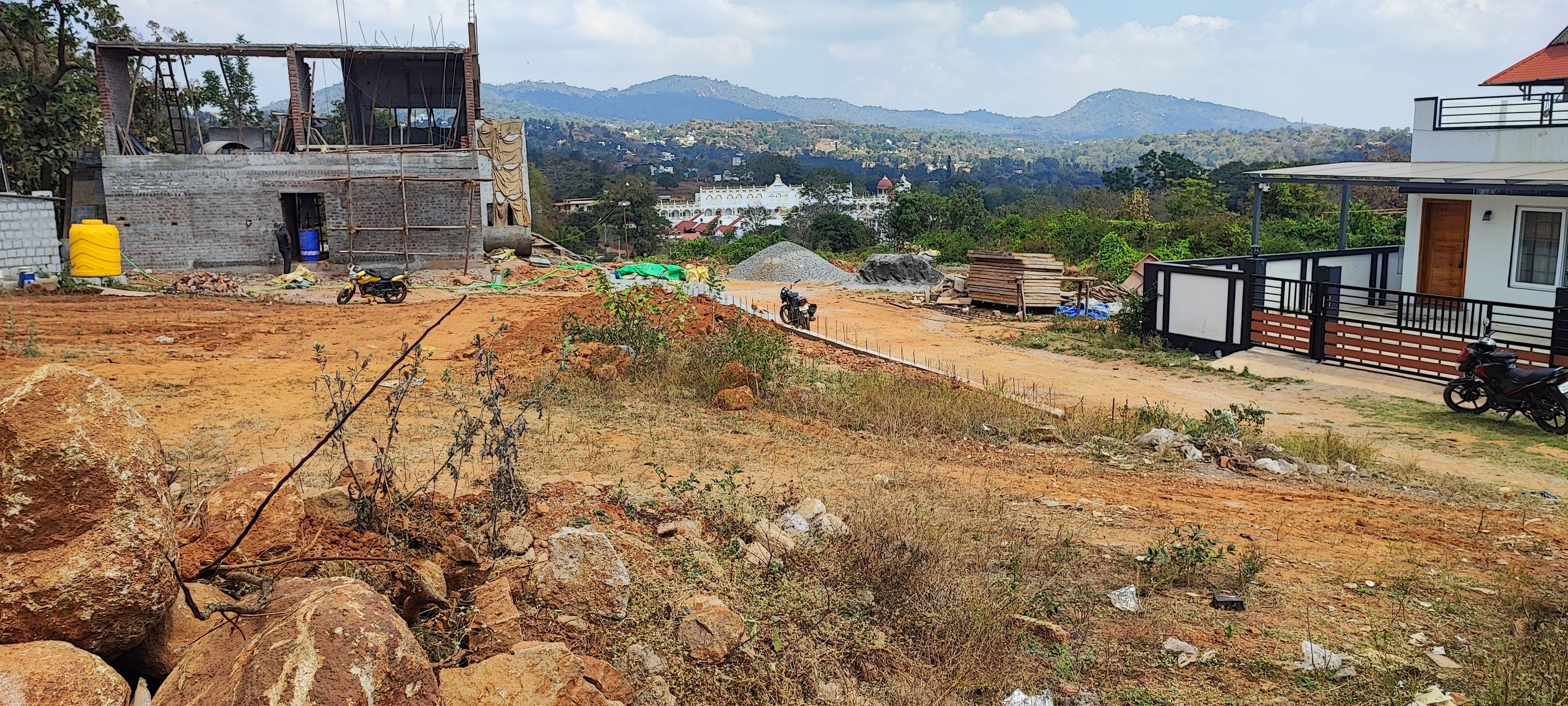 Property for Sale at Botanical Valley, Nr.Mountain View Adventure Park, Yelagiri Hills.  Area 11 Cents. Yelagiri Plot