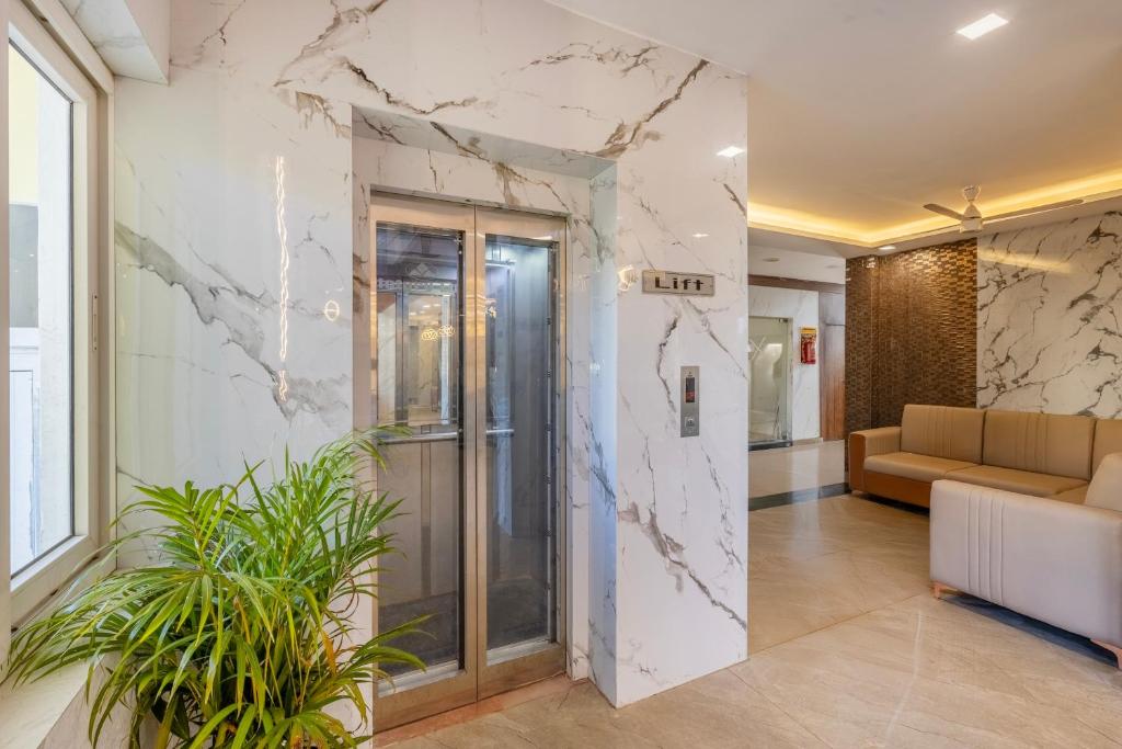 Treebo Premium Emerald Dove